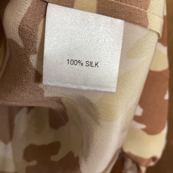 Tucker camo silk blouse ties at neckline size XS - Picture 5 of 14